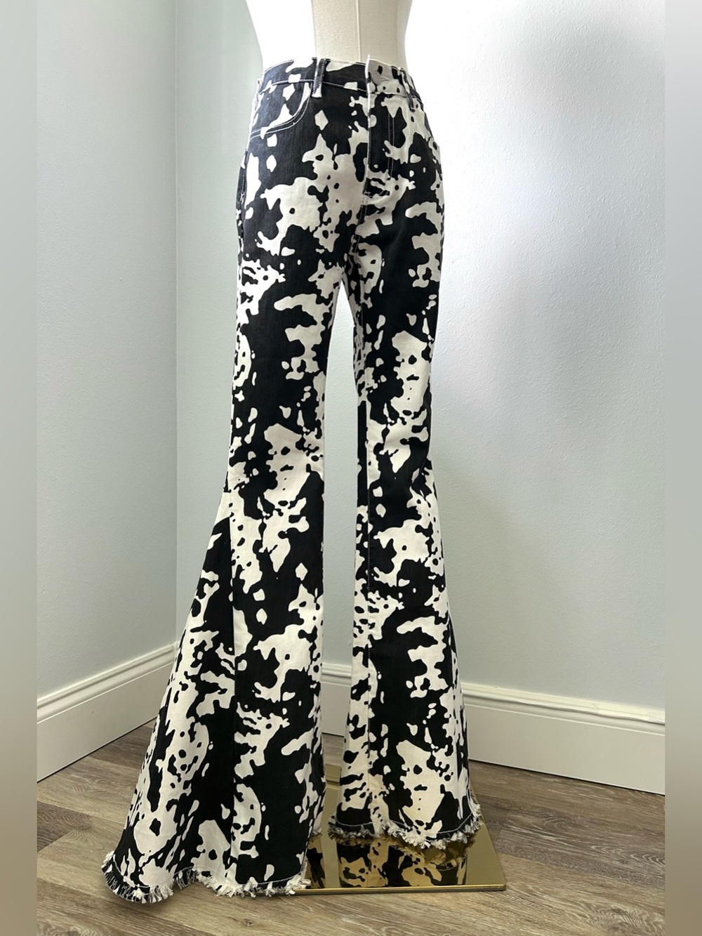 Saints & Hearts Black White Cow Print Trumpet Flare Jeans Womens S